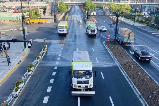 路面见本色丨米兰·(milan)中国环境新能源环卫装备服务上海进博会！